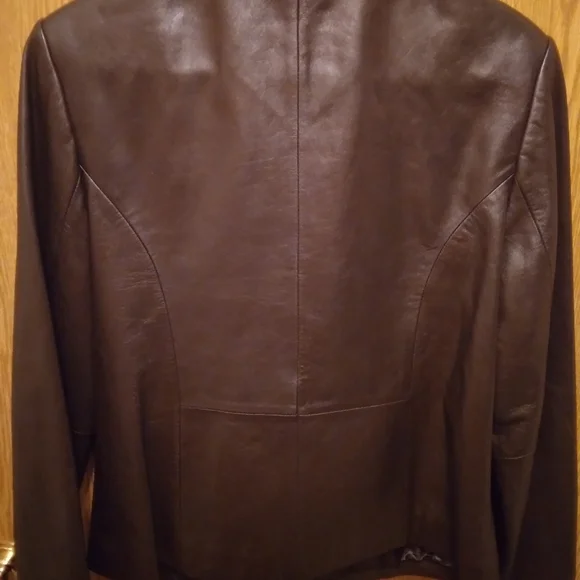 Womens lambskin leather jacket like new from smoke and pet free home - Picture 2 of 3